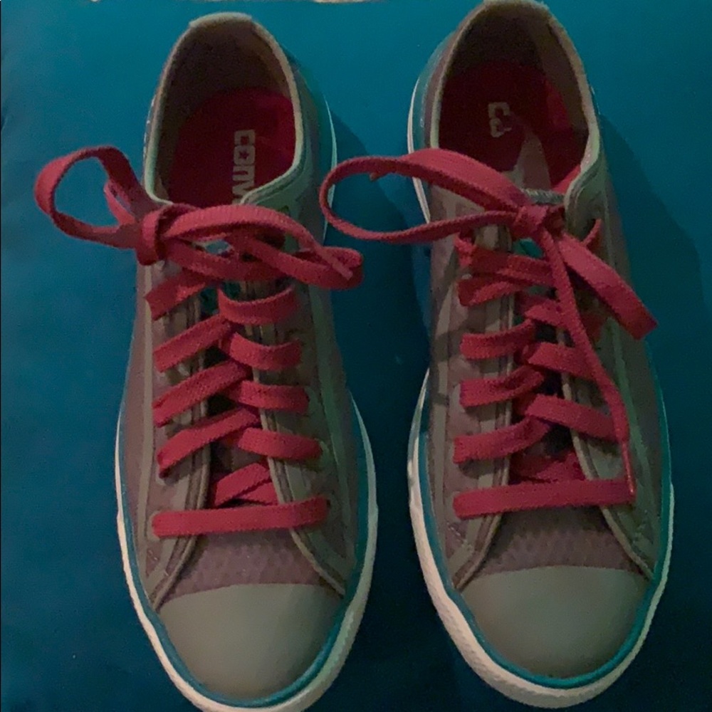 BNIB GIRLS CONVERSE sneaker